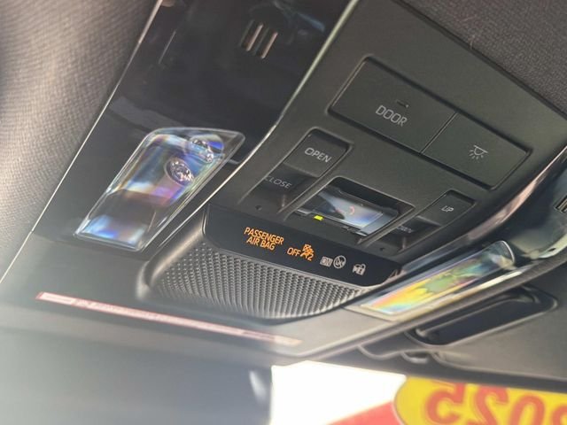 Used 2025  Toyota Base image 27