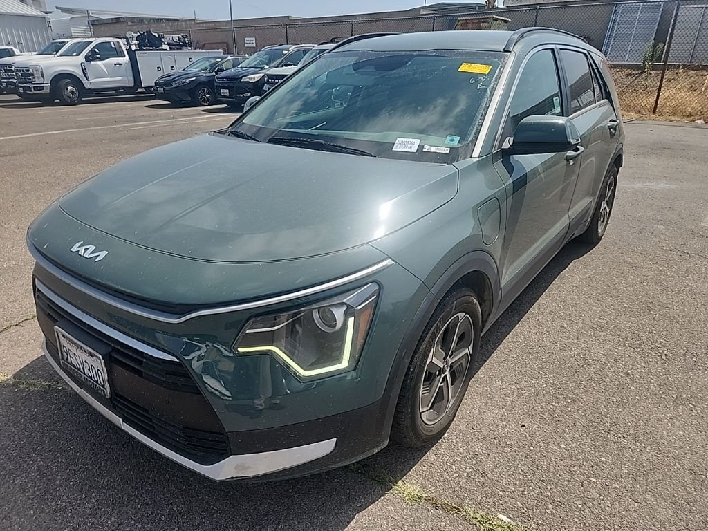 Used 2023 Green Kia EX image 4