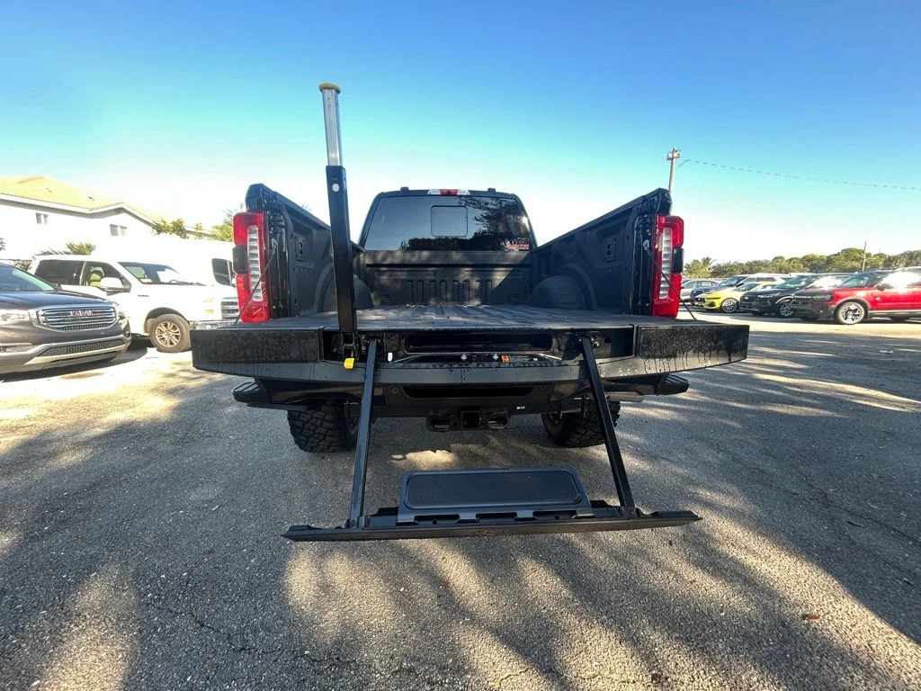 2025 Ford F-350 Super Duty Lariat - Photo 32