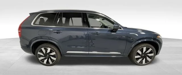 2025 Volvo XC90 Plus - Photo 11
