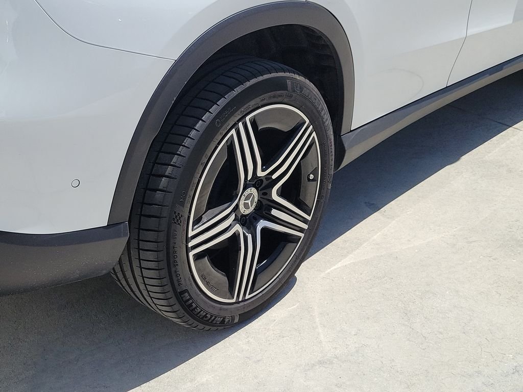 Certified Used 2026 White Mercedes-Benz GLC 300 image 7