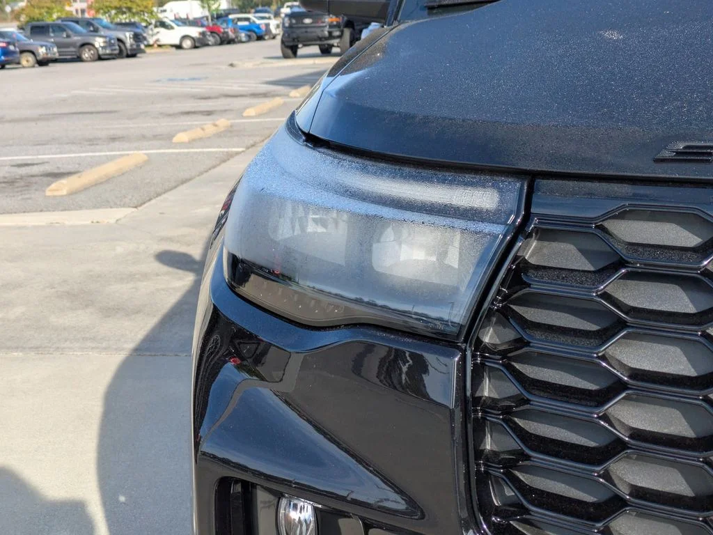 New 2026 Agate Black Metallic Ford ST image 9