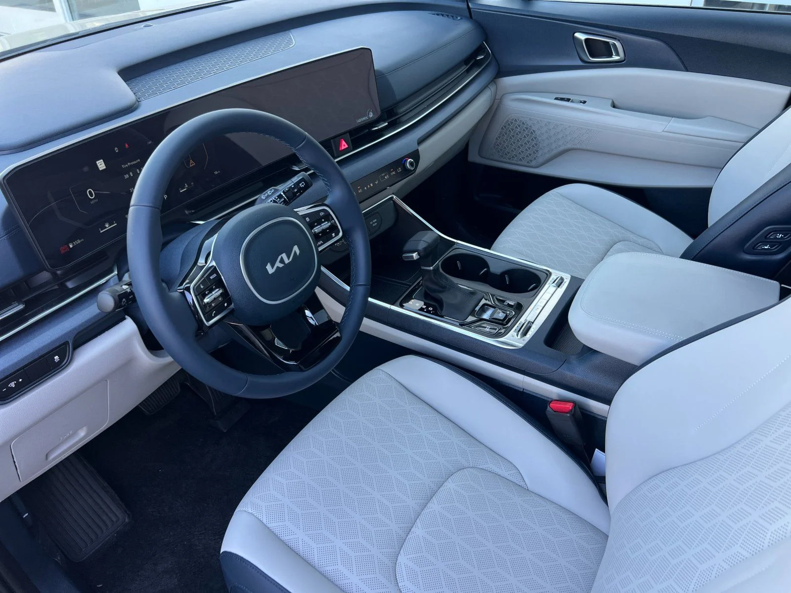2026 Kia Carnival SX - Photo 9