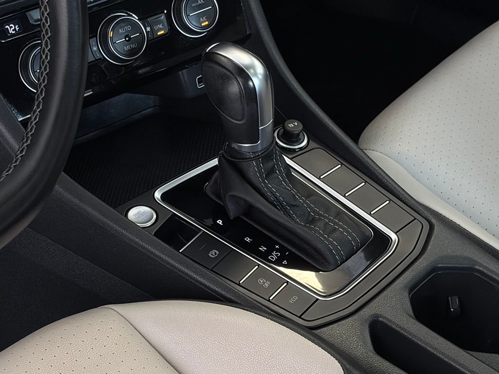 Used 2019 Pure White Volkswagen R-Line image 16