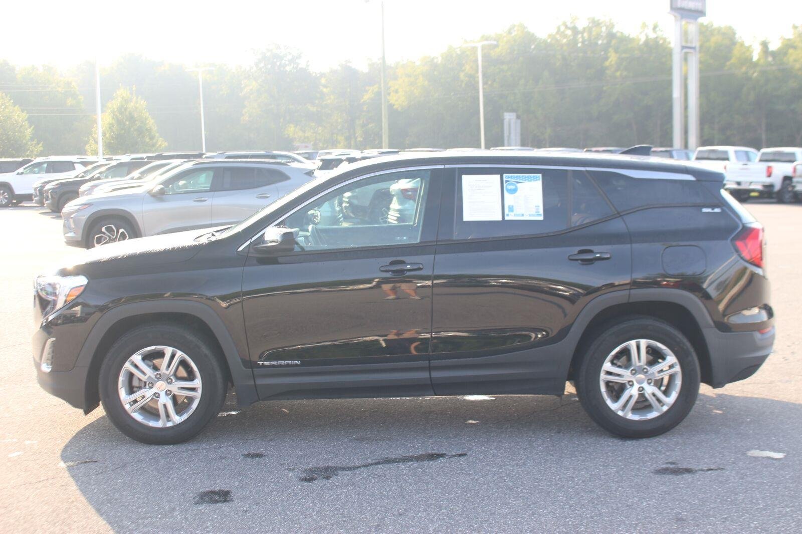 Used 2020 EBONY TWILIGHT METALLIC GMC SLE image 4