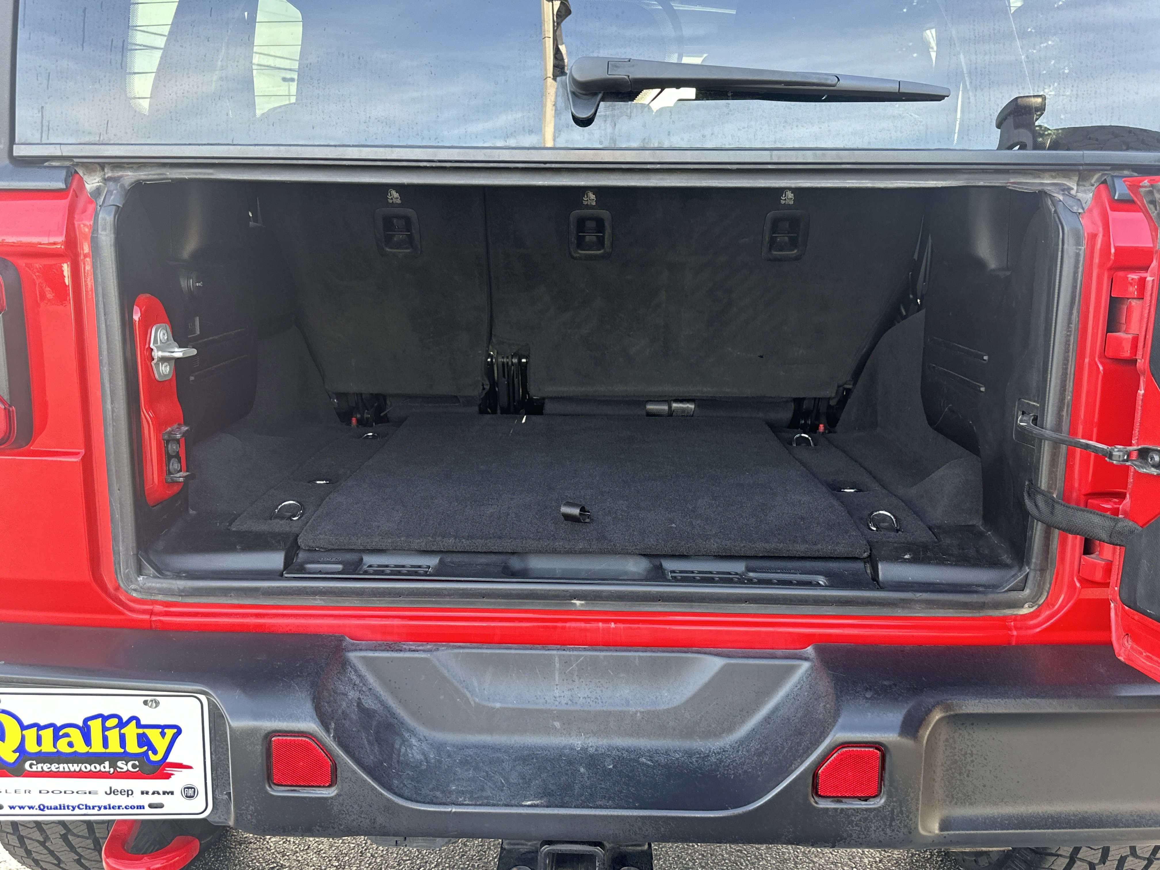 Used 2024 Firecracker Red Clearcoat Jeep Rubicon image 19
