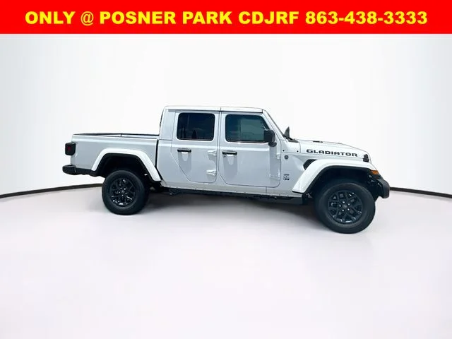 New 2026 Bright White Clear-Coat Exterior Paint Jeep  image 4