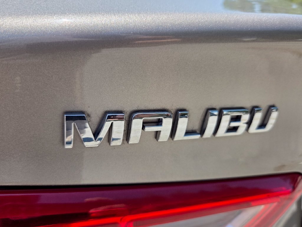 Used 2024 Mineral Gray Metallic Chevrolet LT image 15