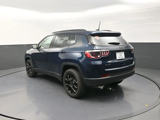 New 2026 Fathom Blue Pearl-Coat Exterior Paint Jeep Latitude image 7
