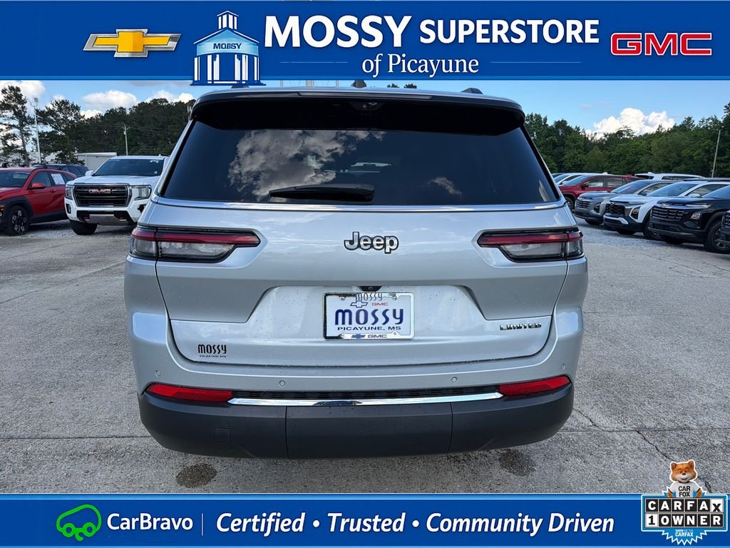 Used 2023 Silver Jeep Limited image 5