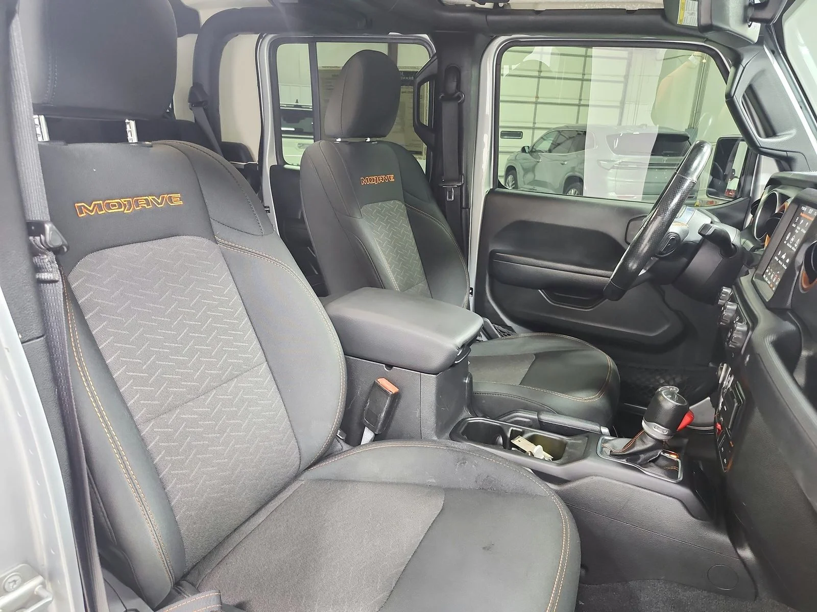 Used 2022 Silver Jeep Mojave image 36
