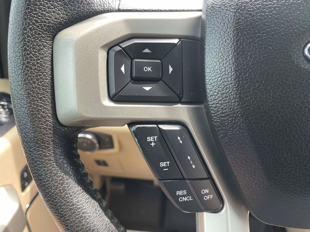 Used 2015 Black Ford Lariat image 27