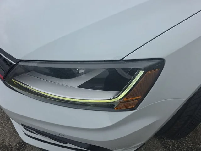 Used 2017  Volkswagen GLI image 32