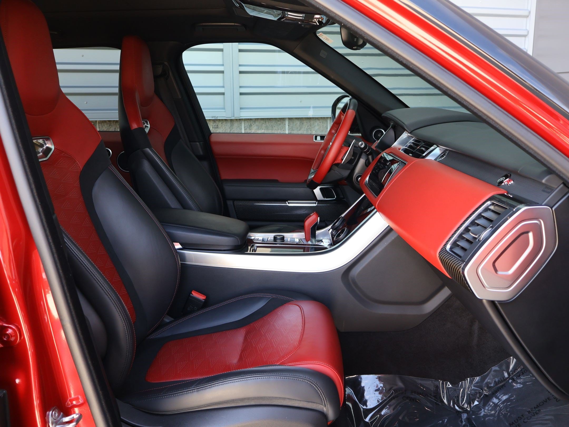 Used 2022 Firenze Red Metallic Land Rover SVR image 30