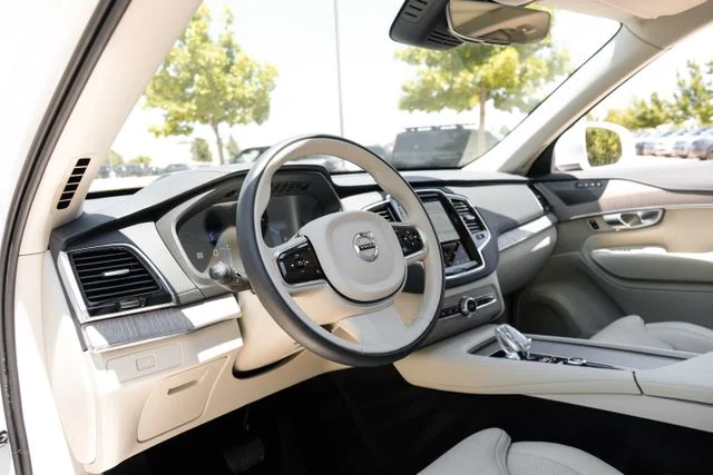 Used 2024 Crystal White Volvo Ultimate image 3