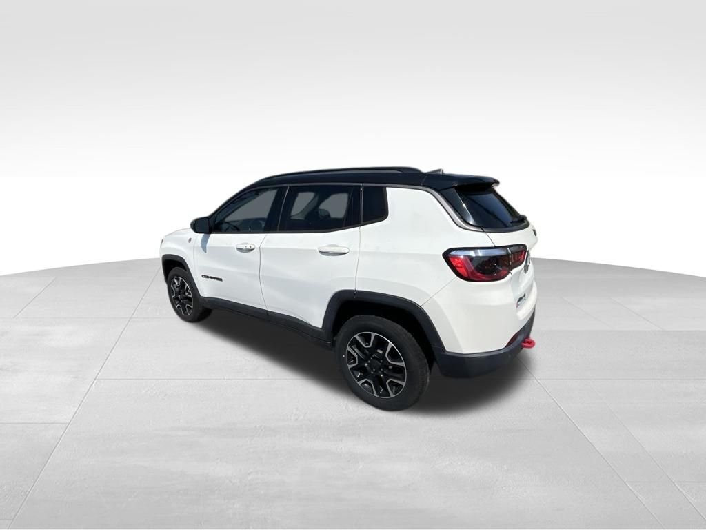 Used 2021 White Jeep Trailhawk image 10