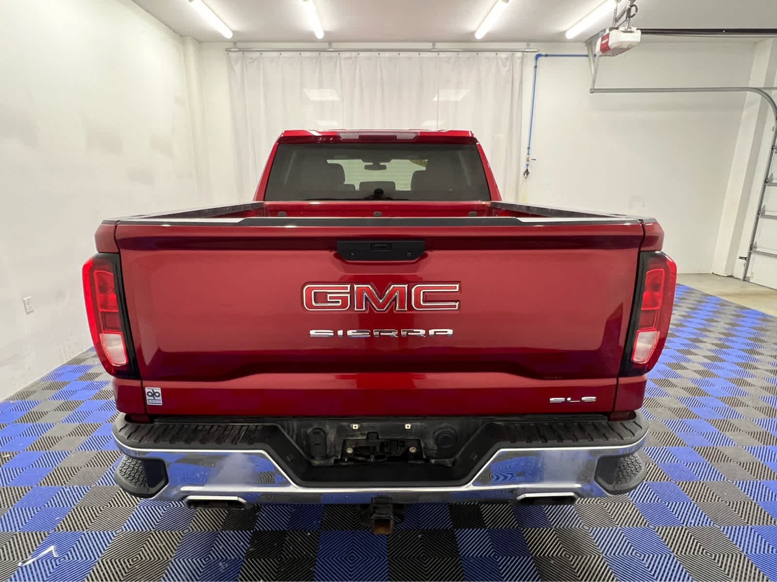 Used 2021 Cayenne Red Tintcoat GMC SLE image 13