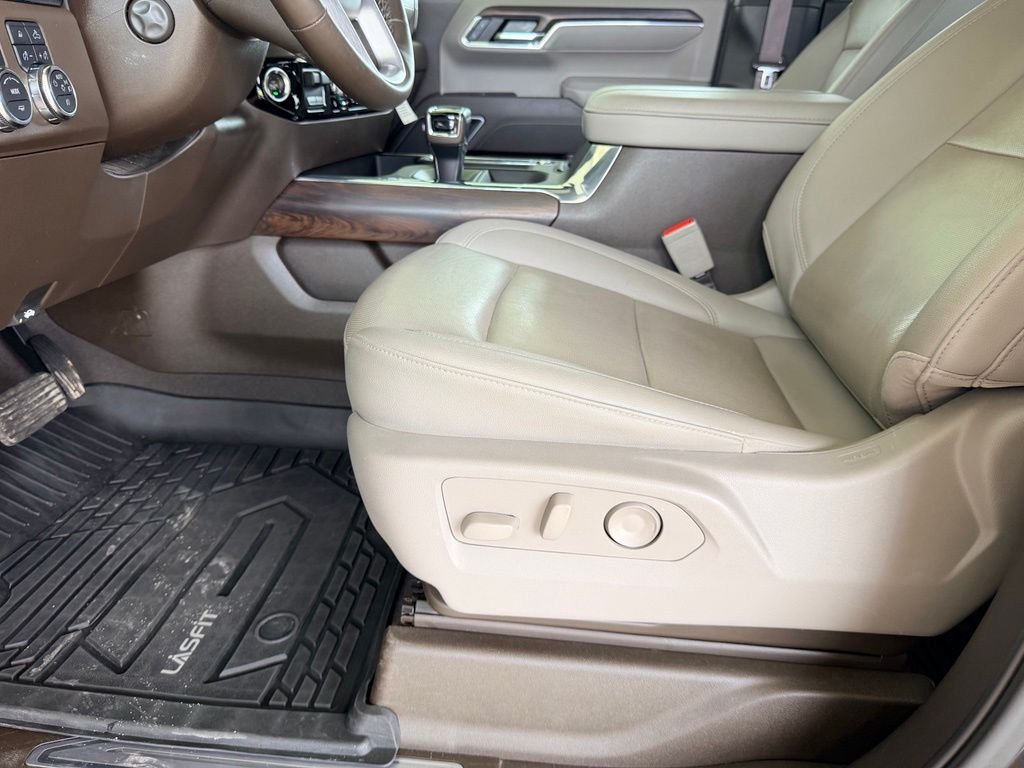 Used 2025 Silver GMC SLT image 14