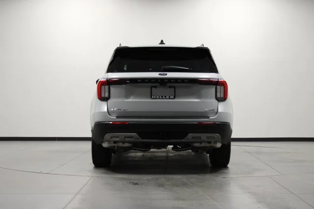 New 2026 Space White Metallic Ford Active image 29