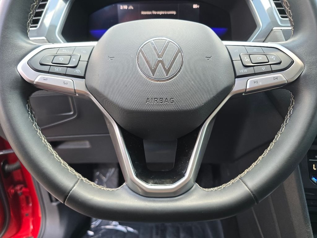 Used 2022 Red Volkswagen 2.0T SE image 36