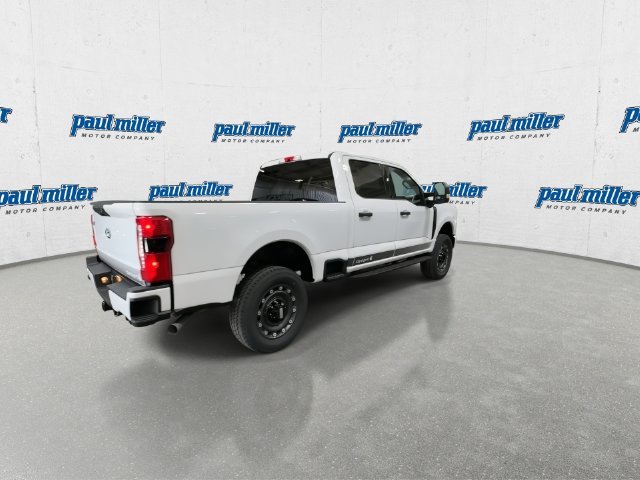 New 2027 White Ford XLT image 11