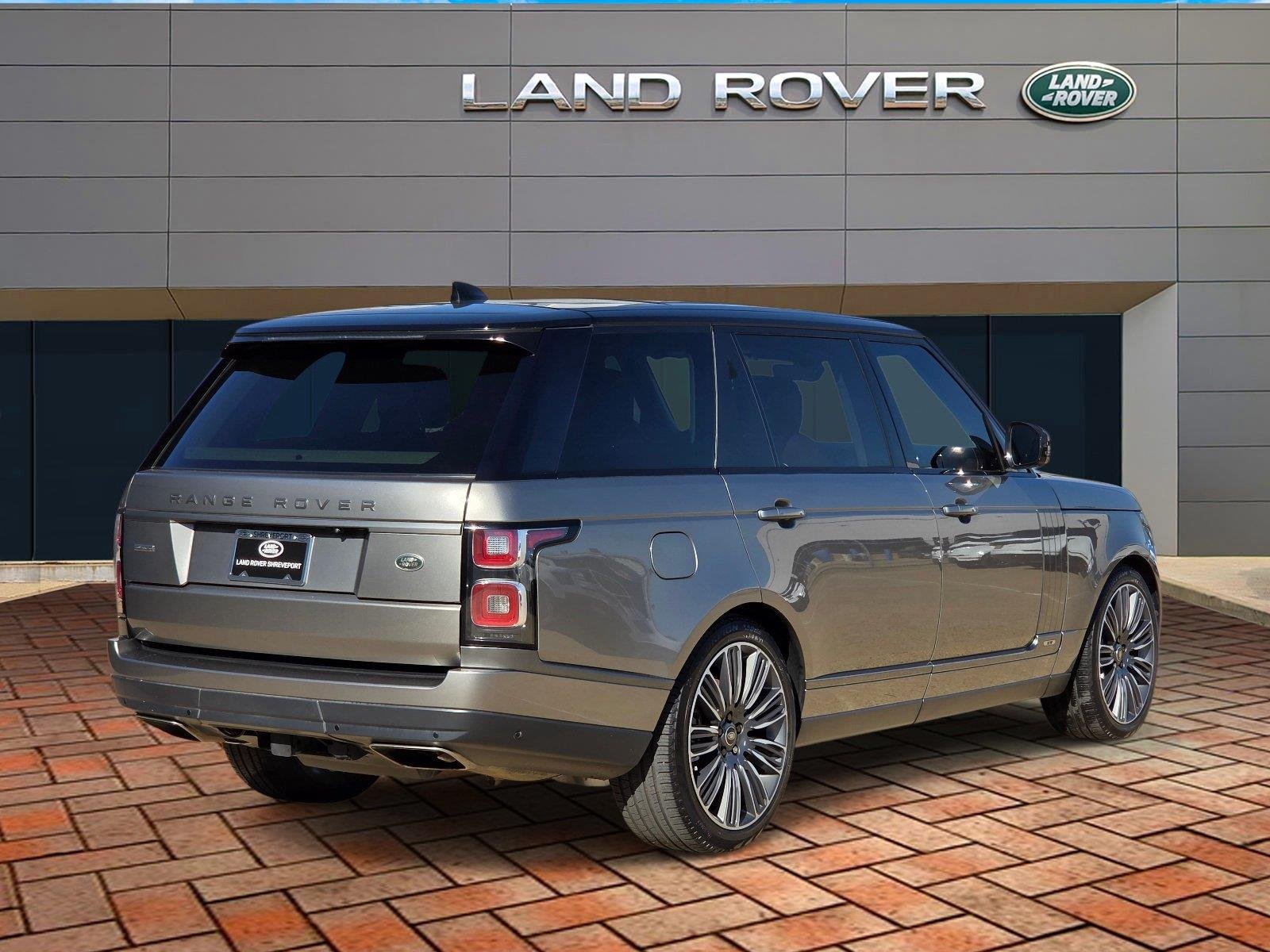 Used 2019 Silicon Silver Premium Metallic Land Rover Autobiography image 4