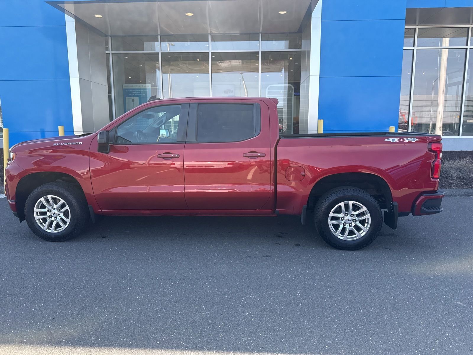 Used 2019 CAJUN RED TINTCOAT Chevrolet RST image 12