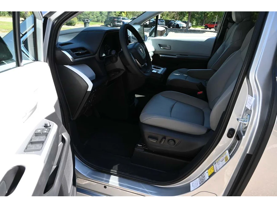New 2025 SILVER Toyota XLE+ AWD Mobility Handicap Van image 13