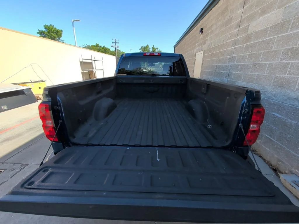 Used 2017 DEEP OCEAN BLUE METALLIC Chevrolet LT image 13