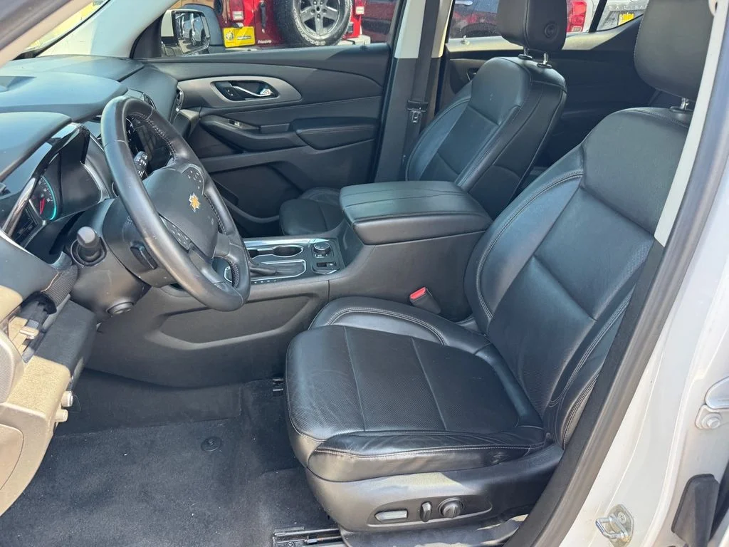 Used 2018 Beige Chevrolet Premier image 5