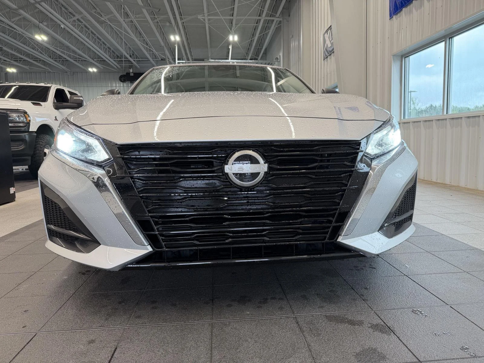 Used 2024 Brilliant Silver Metallic Nissan 2.5 SV image 23