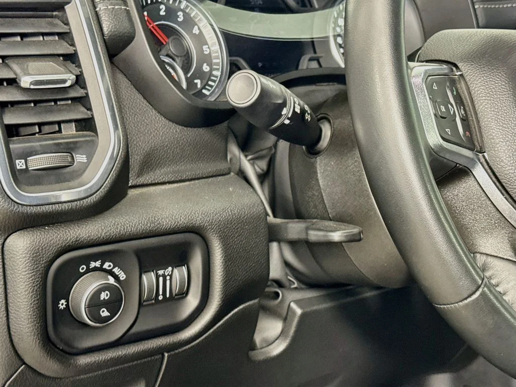 Used 2022 Silver Ram Laramie image 10
