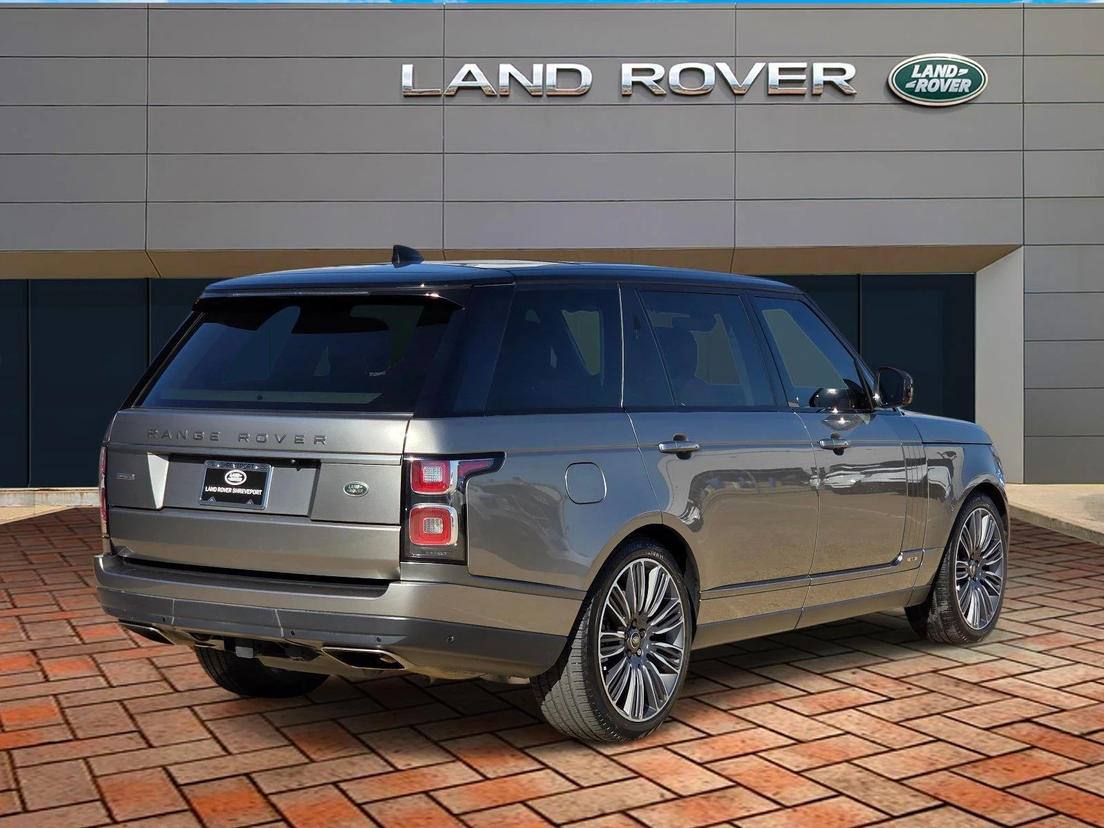 Used 2019 Silicon Silver Premium Metallic Land Rover Autobiography image 4
