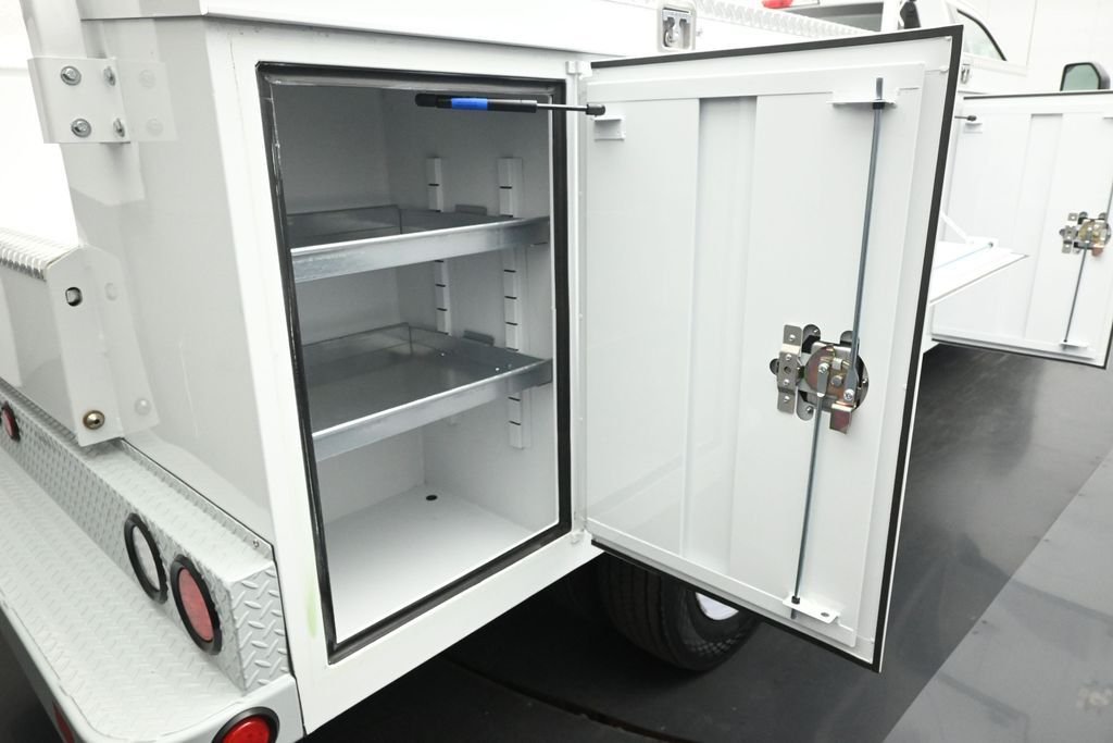 2025 Ford F-550 Super Duty Chassis Cab XL - Photo 27