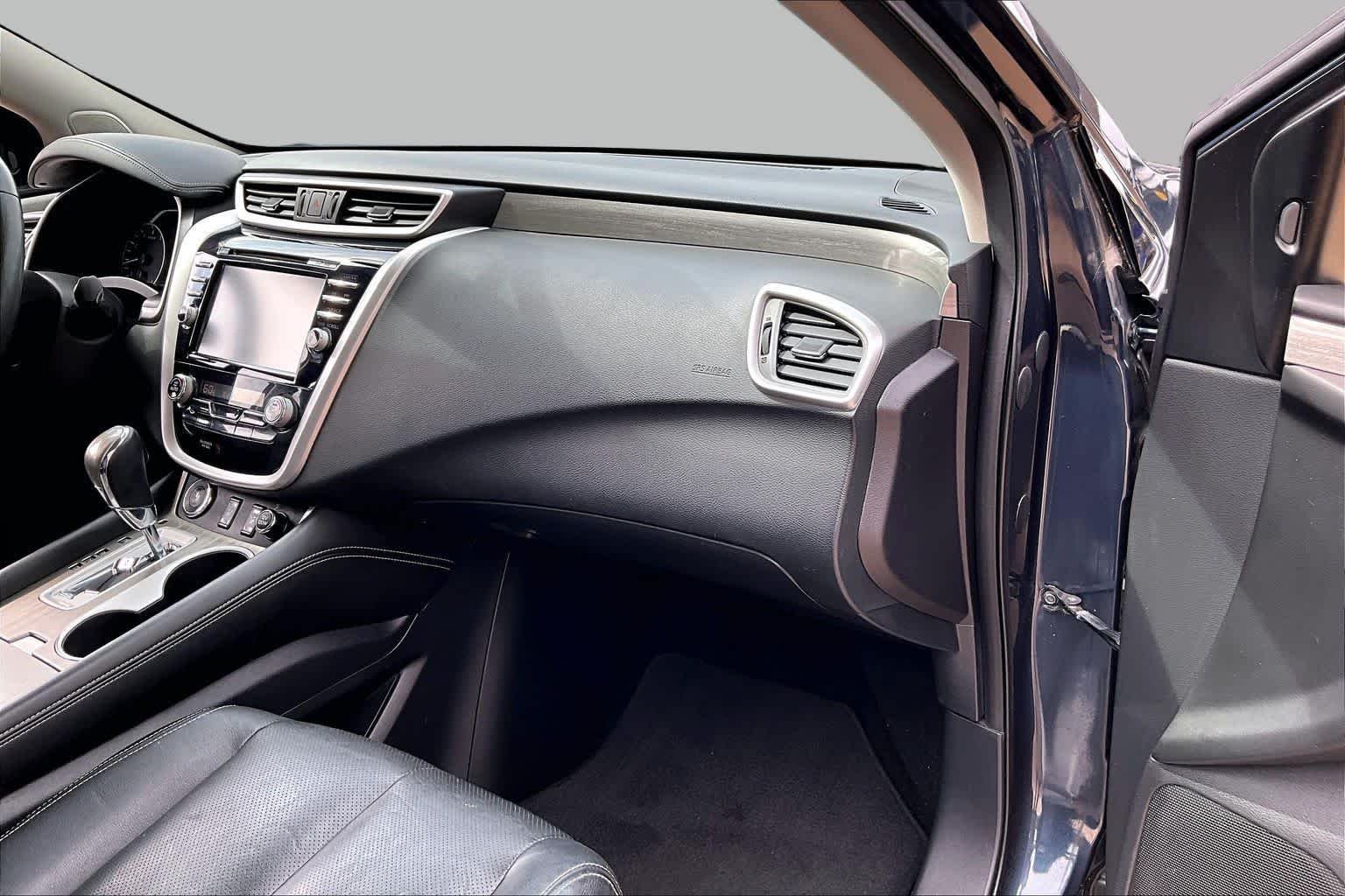 Used 2016 Arctic Blue Metallic Nissan SL image 19
