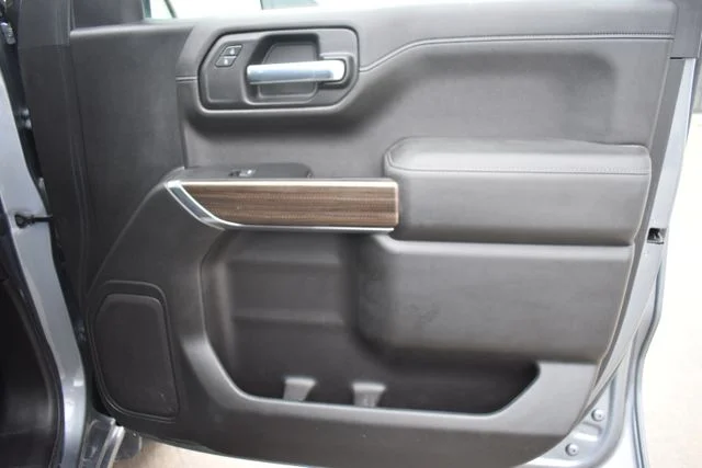 Used 2021 Gray Chevrolet LT image 17