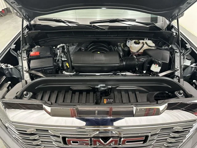 Used 2025 Silver GMC Denali image 20