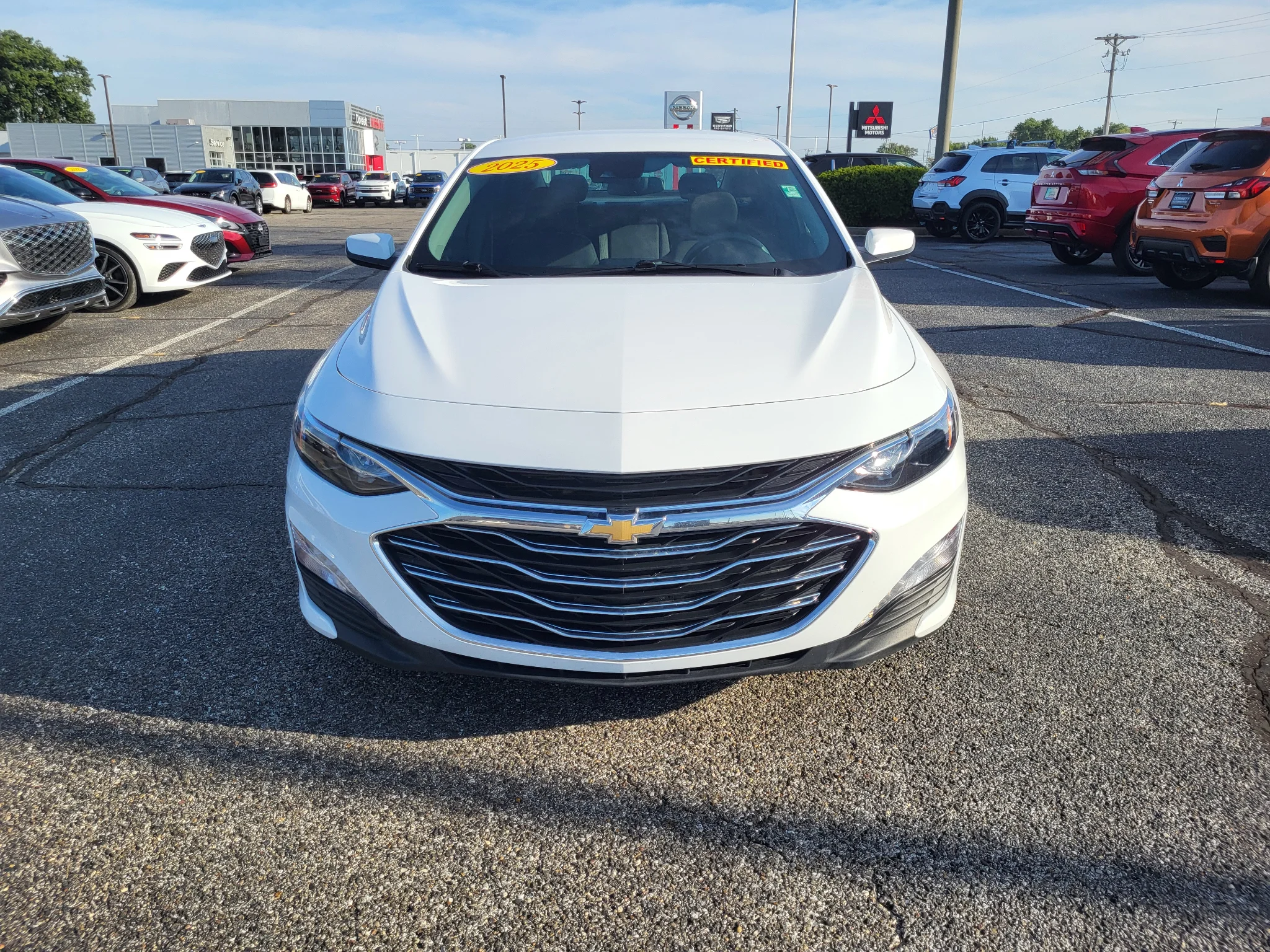 Used 2025 Summit White Chevrolet LT image 2