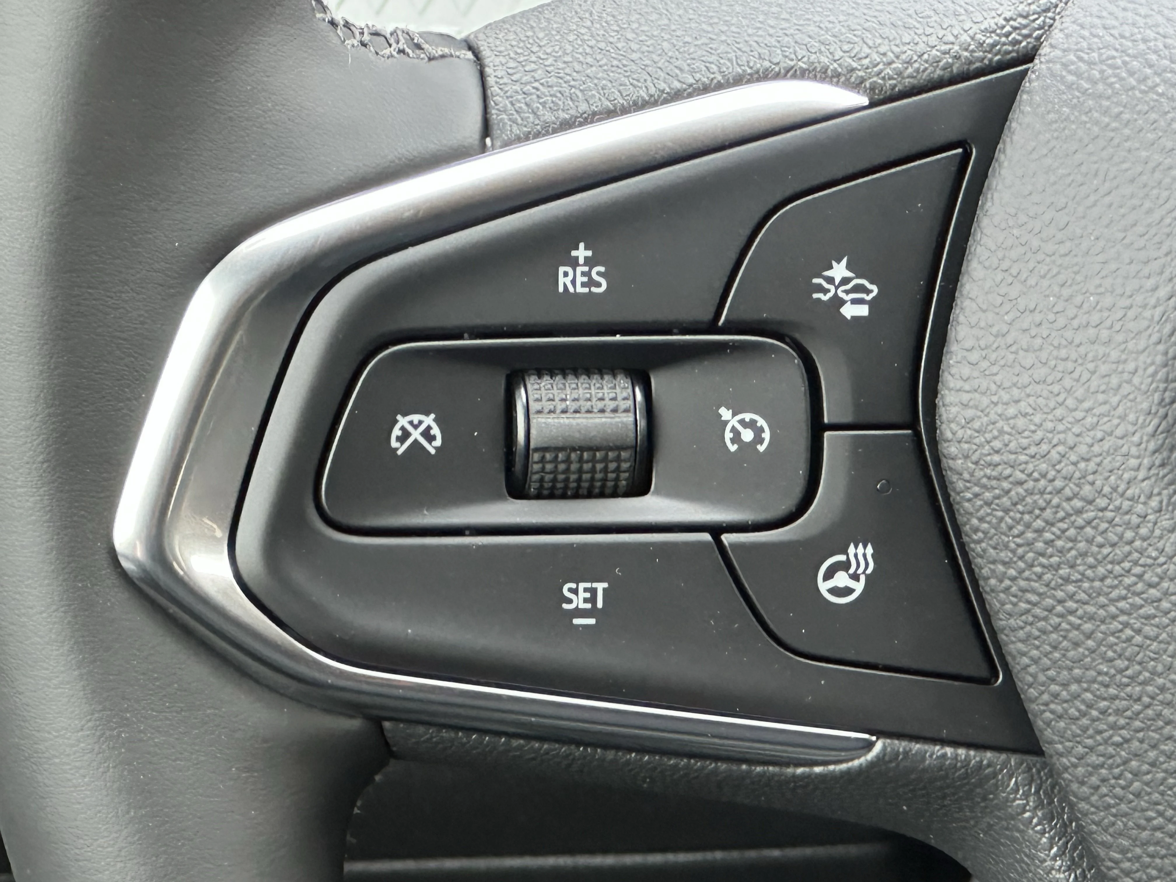 New 2026 Summit White Chevrolet LT image 10