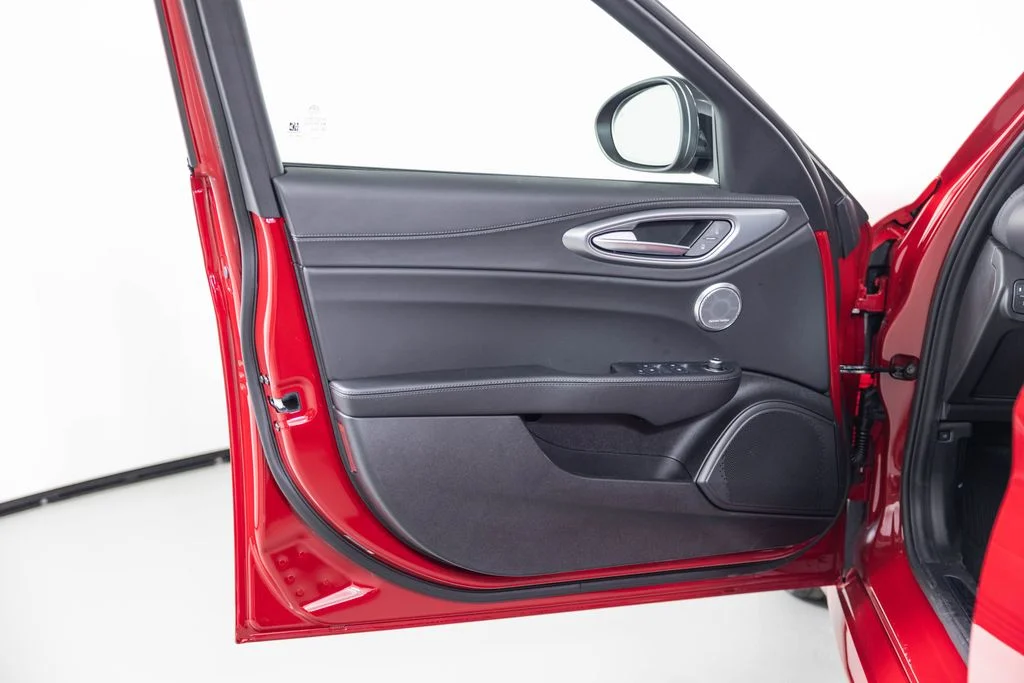 2026 Alfa Romeo Giulia Base - Photo 18