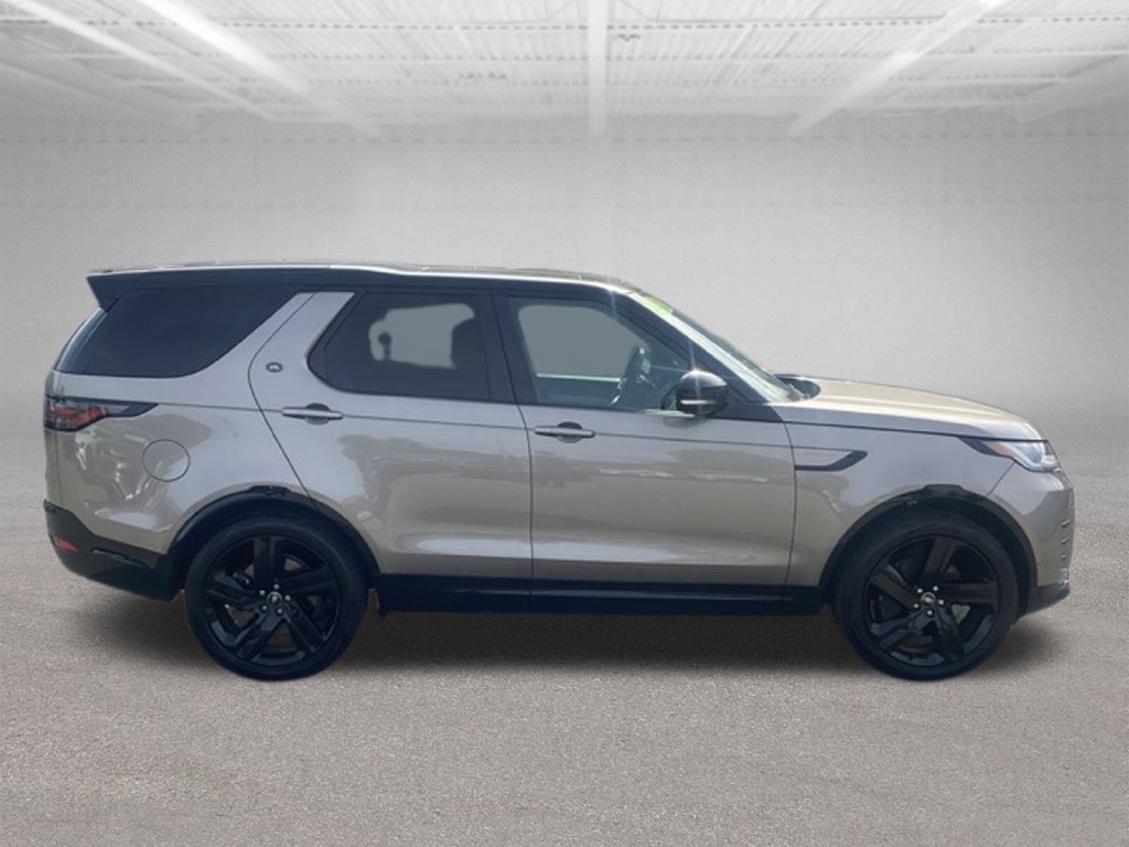 Used 2025  Land Rover Dynamic SE image 6
