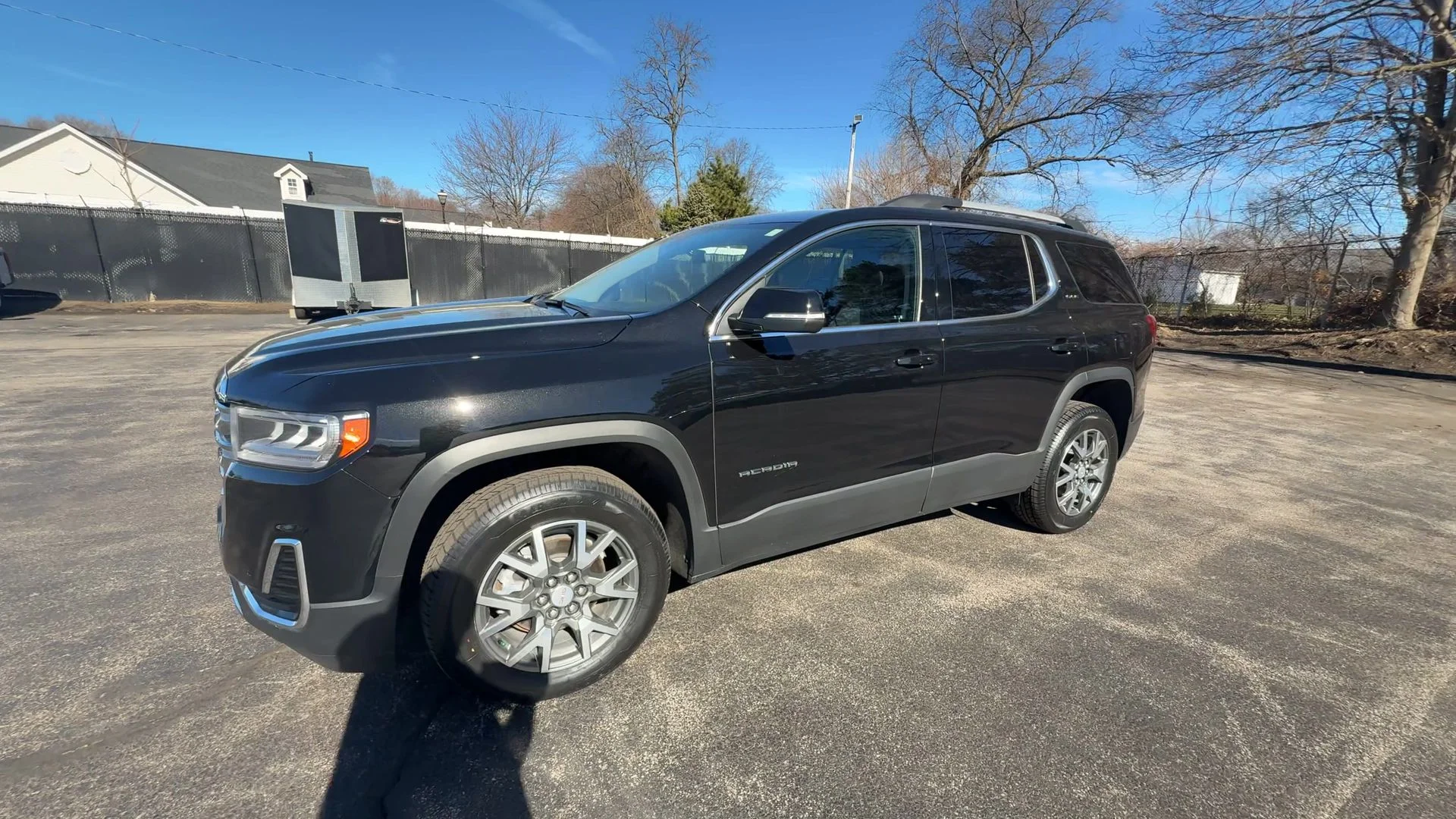 Used 2023 Ebony Twilight Metallic GMC SLE image 4