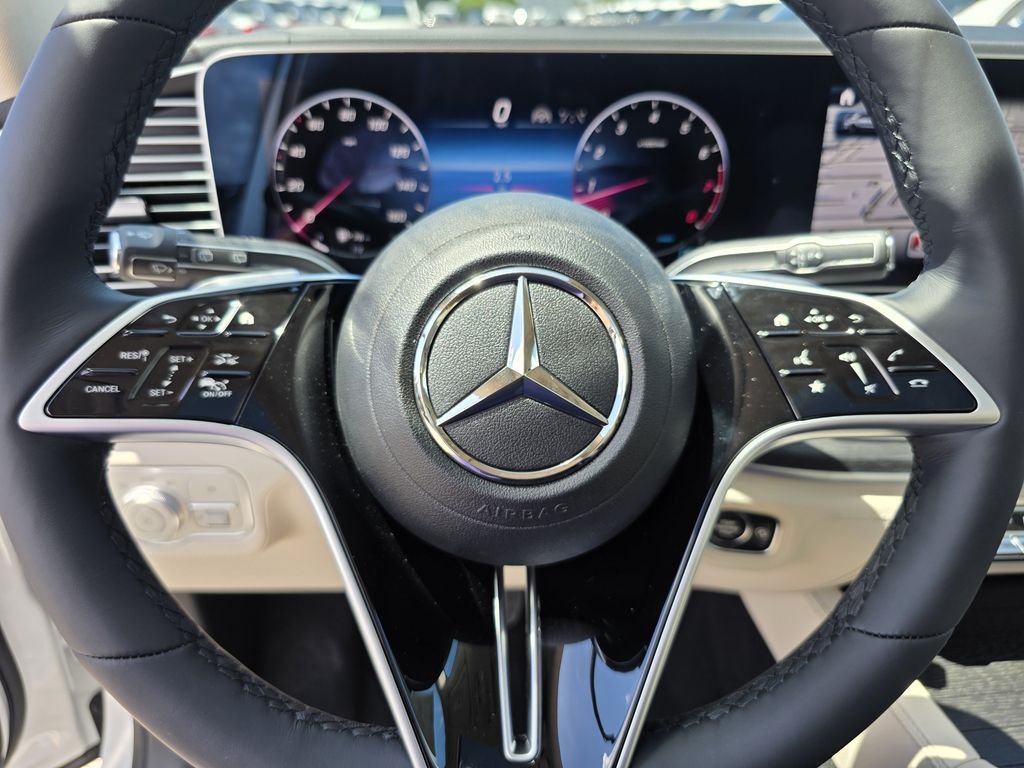New 2026 MANUFAKTUR Moonlight White Metallic Mercedes-Benz GLE 350 image 22