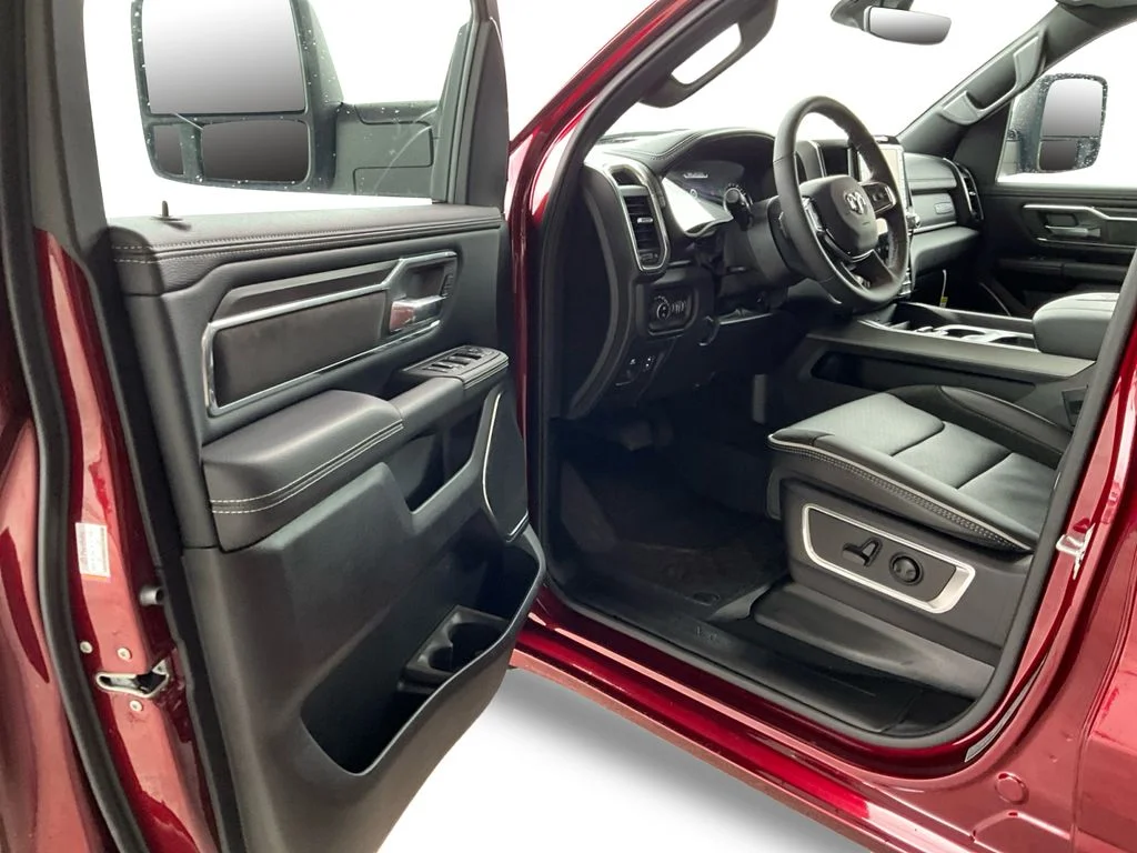 New 2026 Delmonico Red Pearl-Coat Exterior Paint RAM Laramie image 10