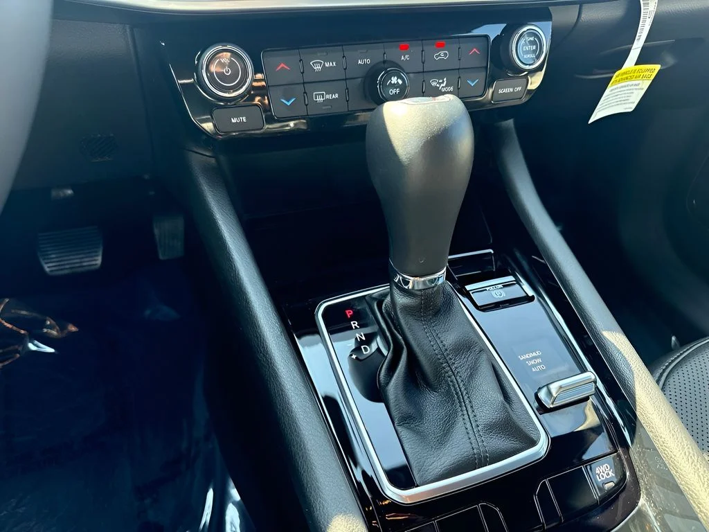 Used 2025 Silver Jeep Limited image 13