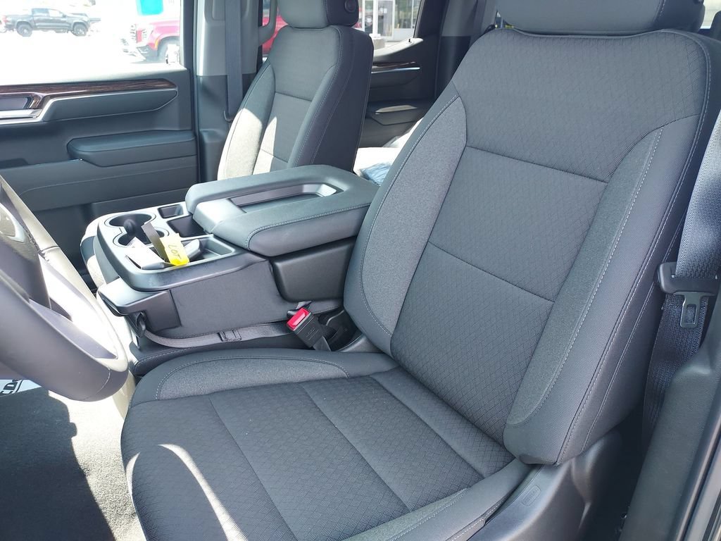 New 2026 Onyx Black GMC SLE image 17
