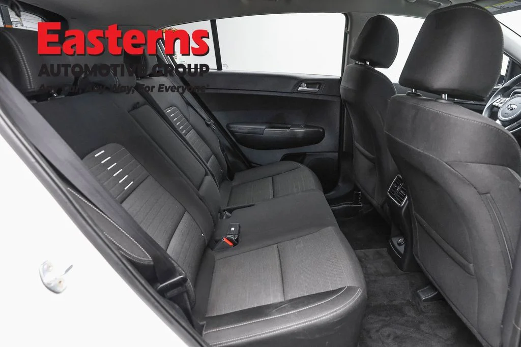 Used 2022 White Kia LX image 24