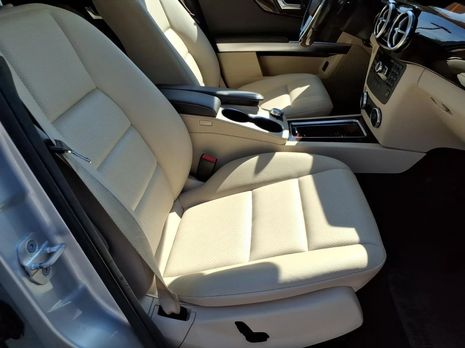 Used 2015 Iridium Silver Metallic Mercedes-Benz GLK 250 BlueTEC® image 24