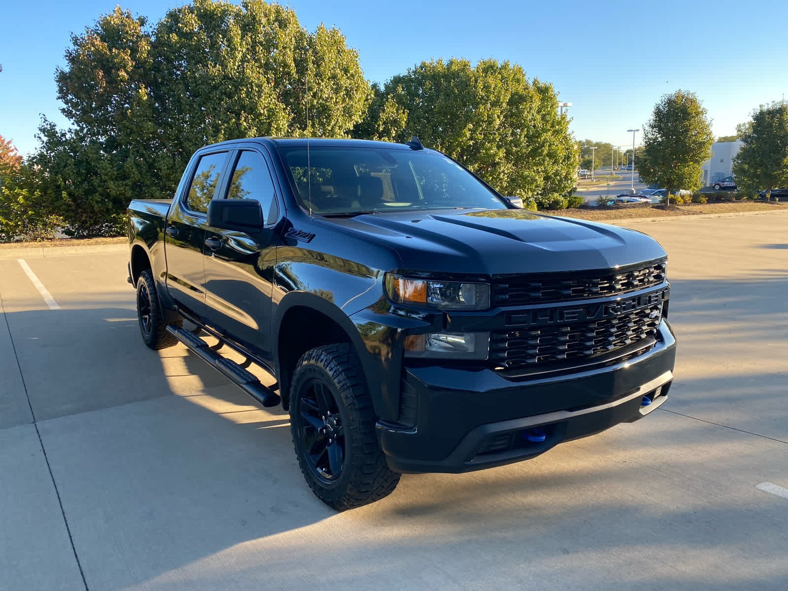 2021 Chevrolet Silverado 1500 Custom Trail Boss photo 2