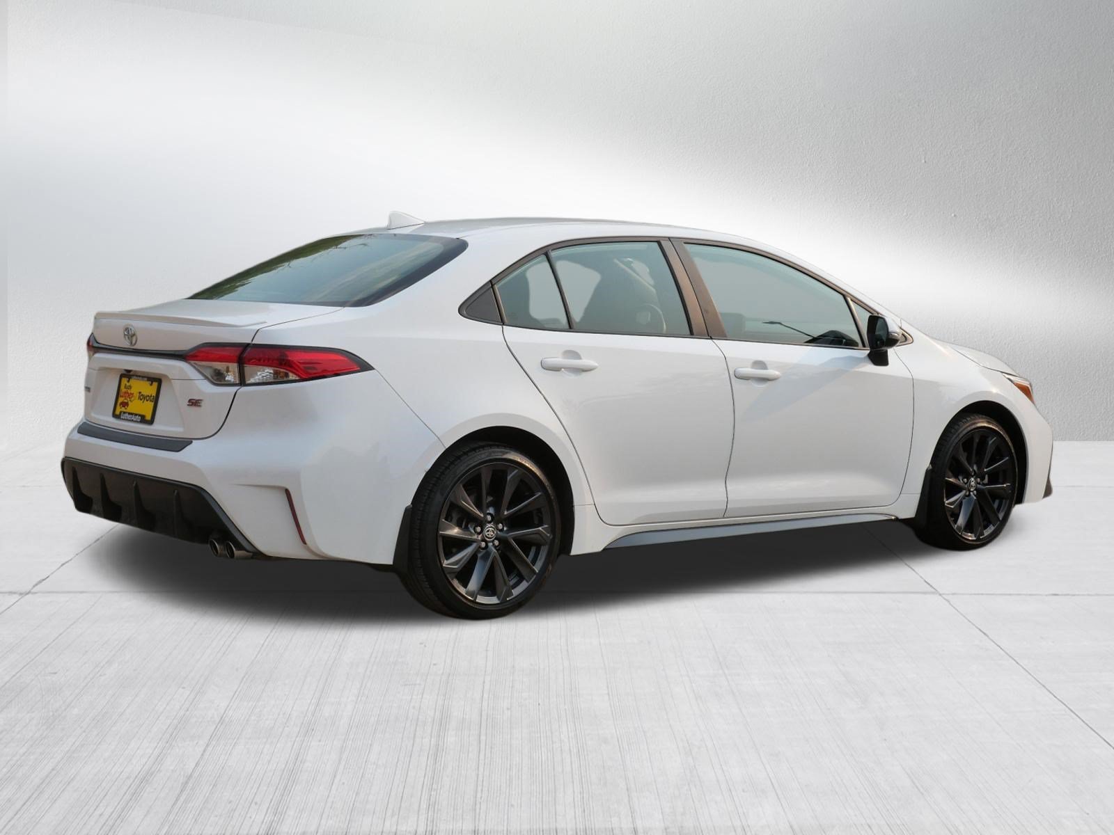 Certified Used 2023 Ice Cap Toyota SE image 8